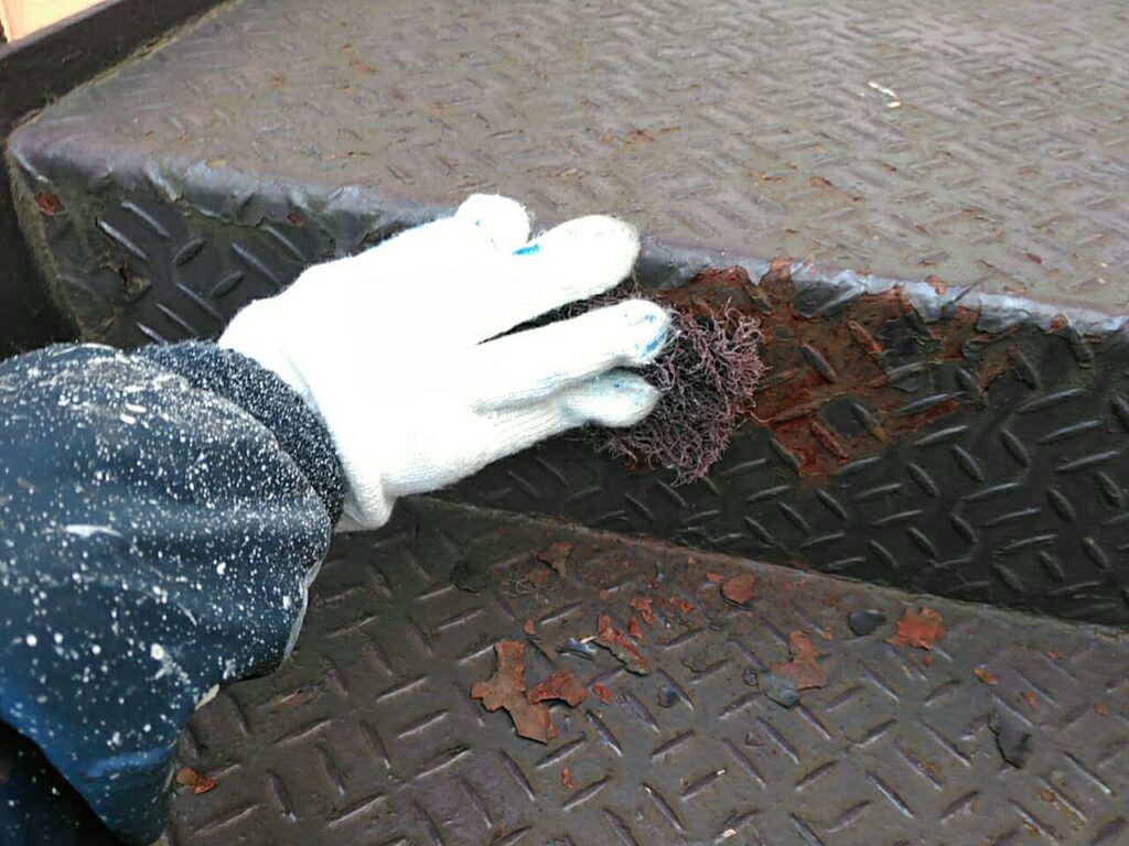 鉄階段　ケレン