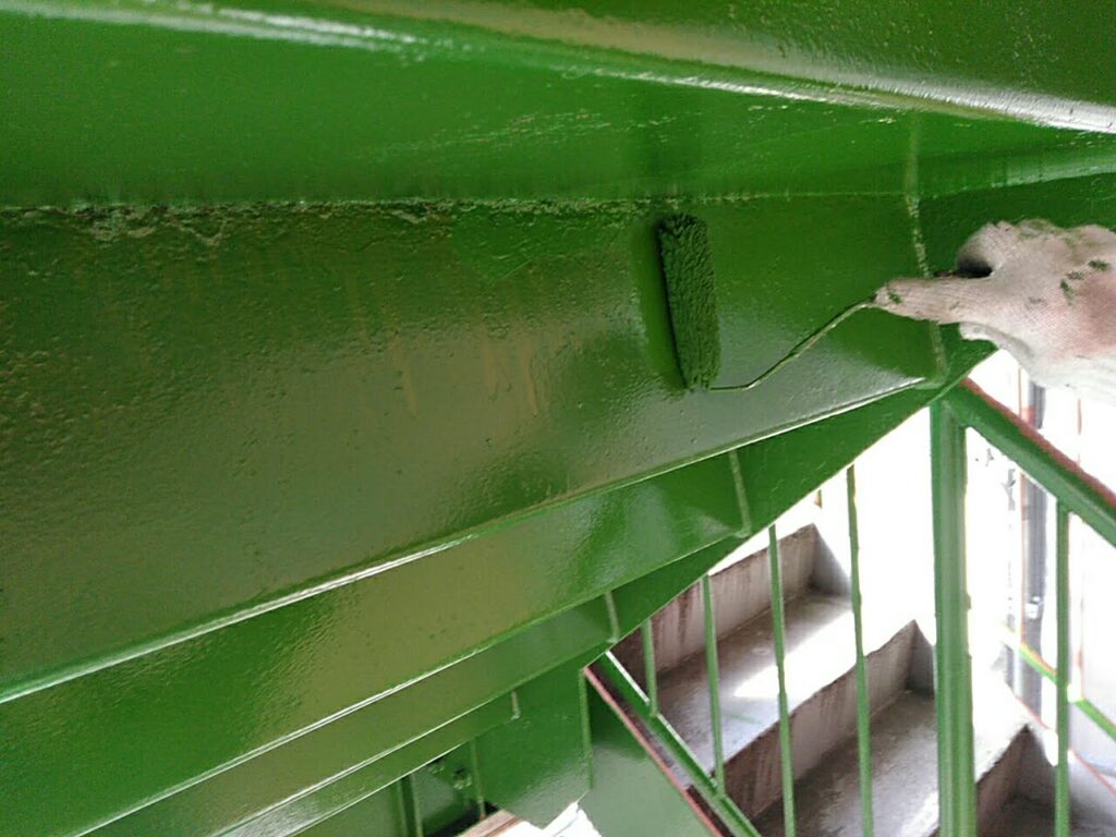 鉄階段　上塗り