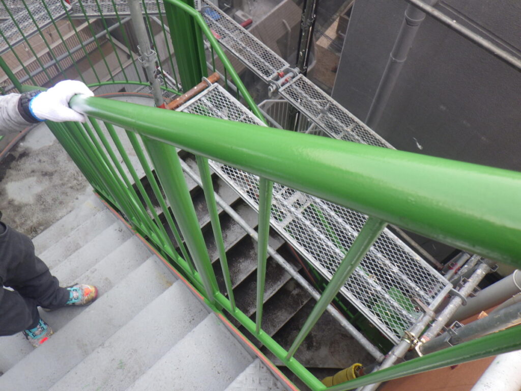鉄階段　施工後