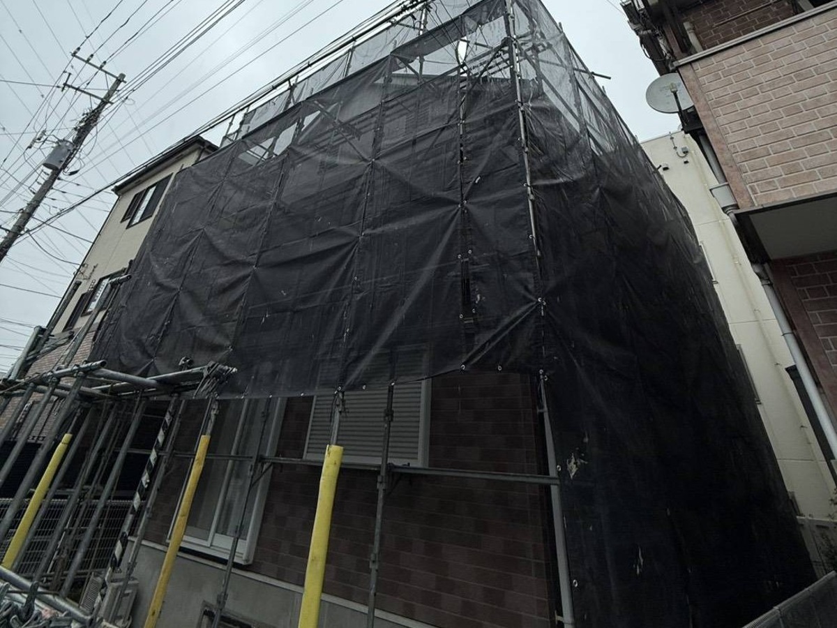 setagaya-bettaku-01 外壁と屋根の工事に向けた足場の設置