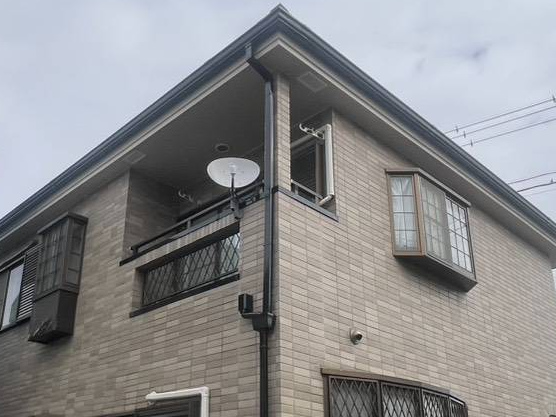 setagaya-completion-side-cropped 足場解体後、別角度から見た屋根とタイル外壁