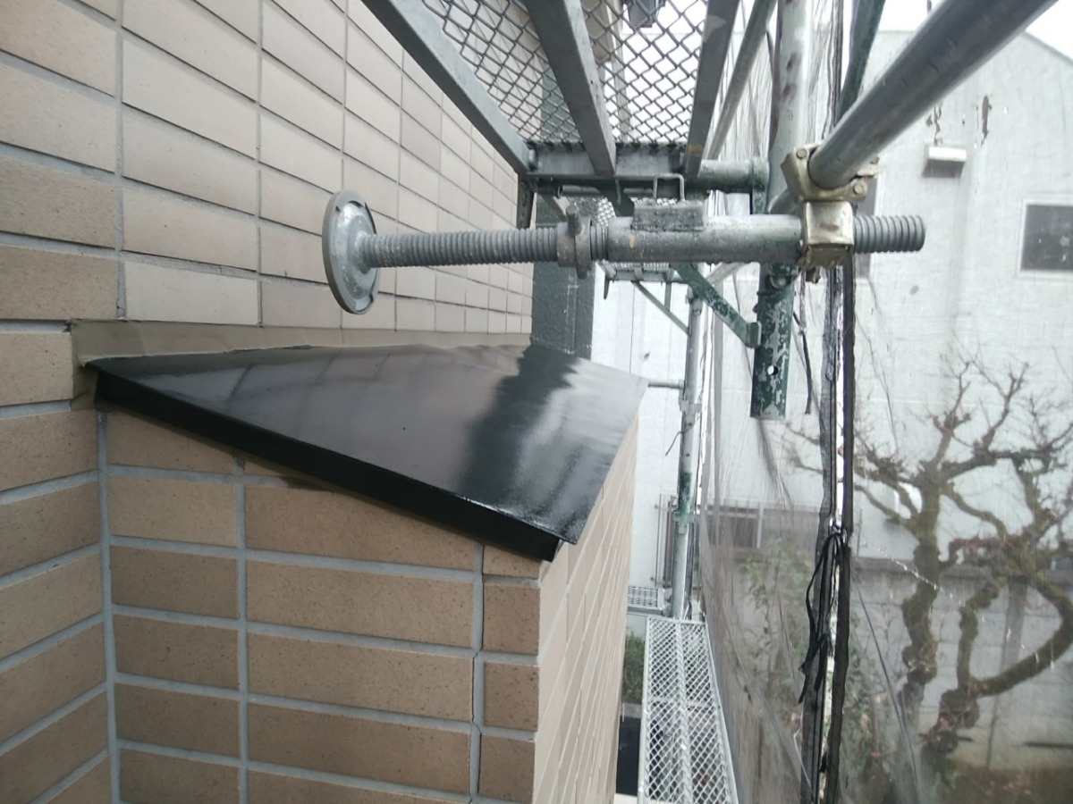 setagaya-renovation-36 黒く仕上げた庇スチール部
