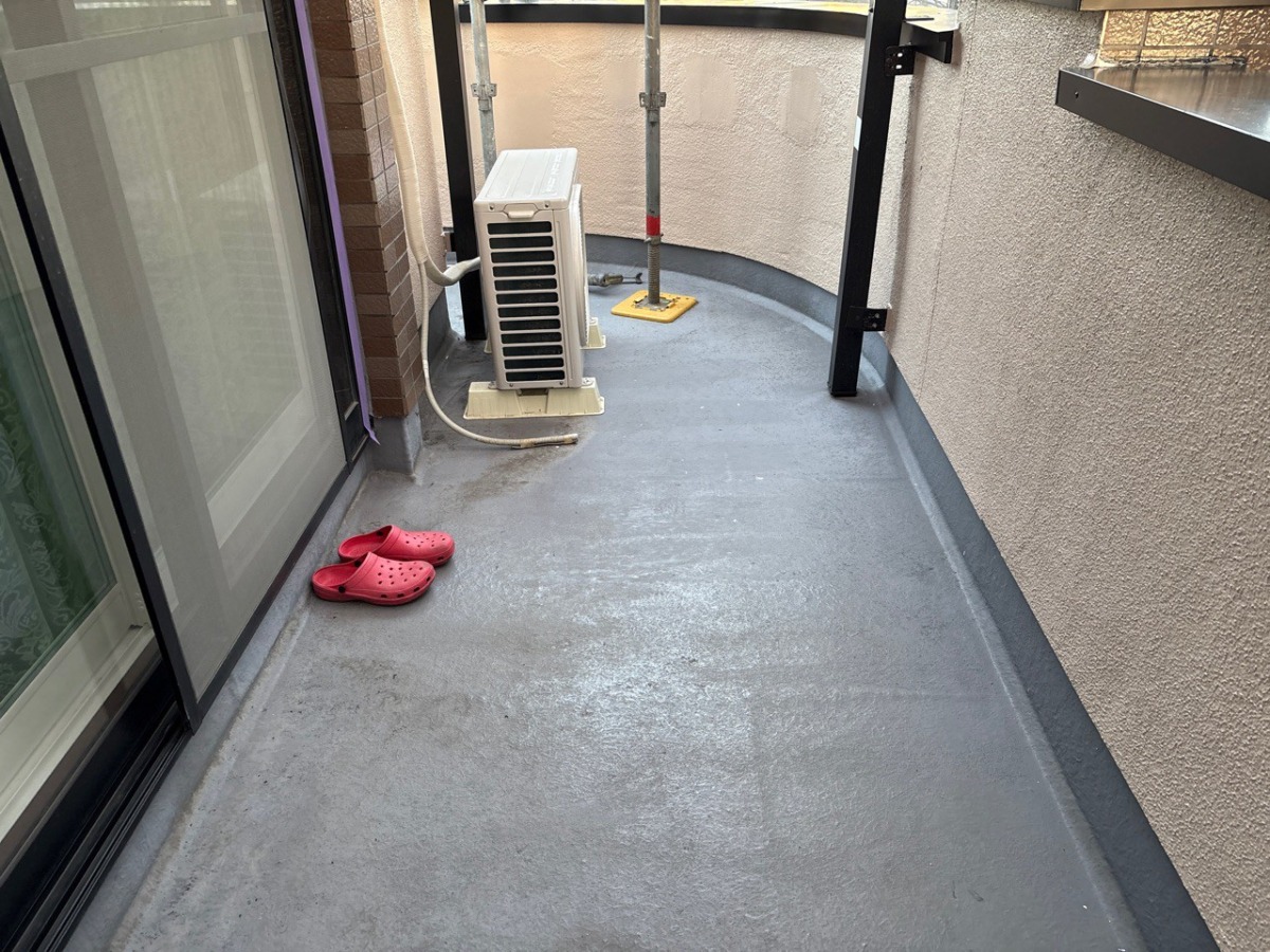 防水工事前のベランダ床