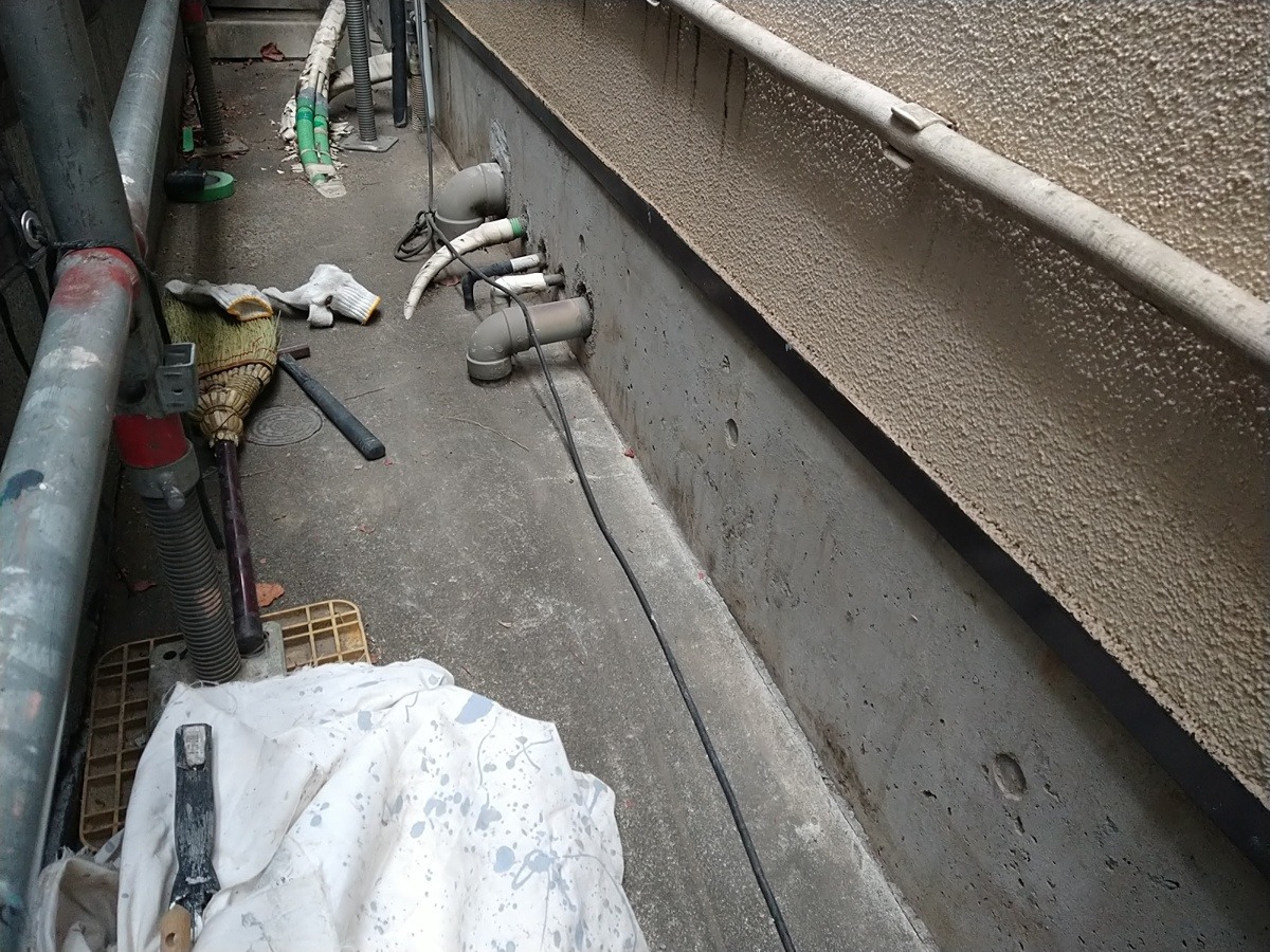 基礎の補修部分を撤去