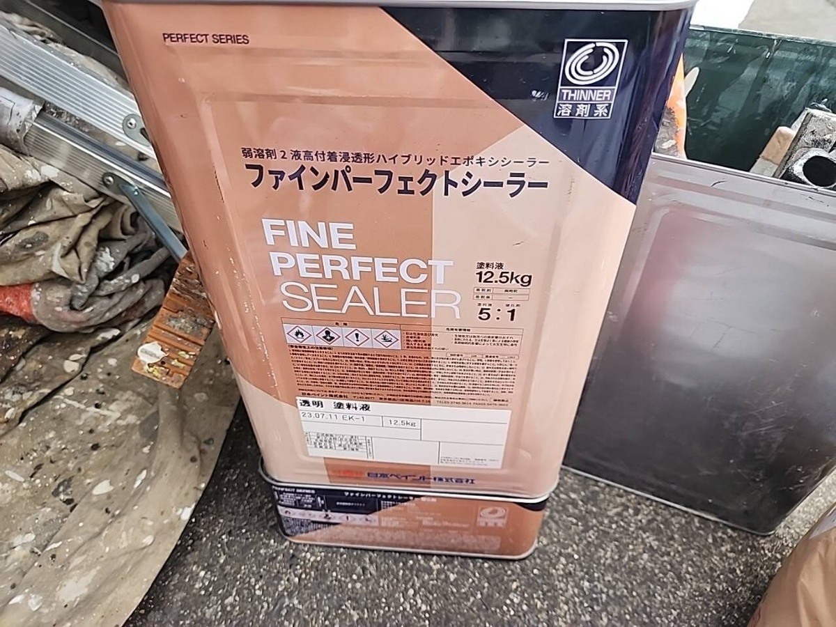 下塗りに使用したファインパーフェクトシーラー