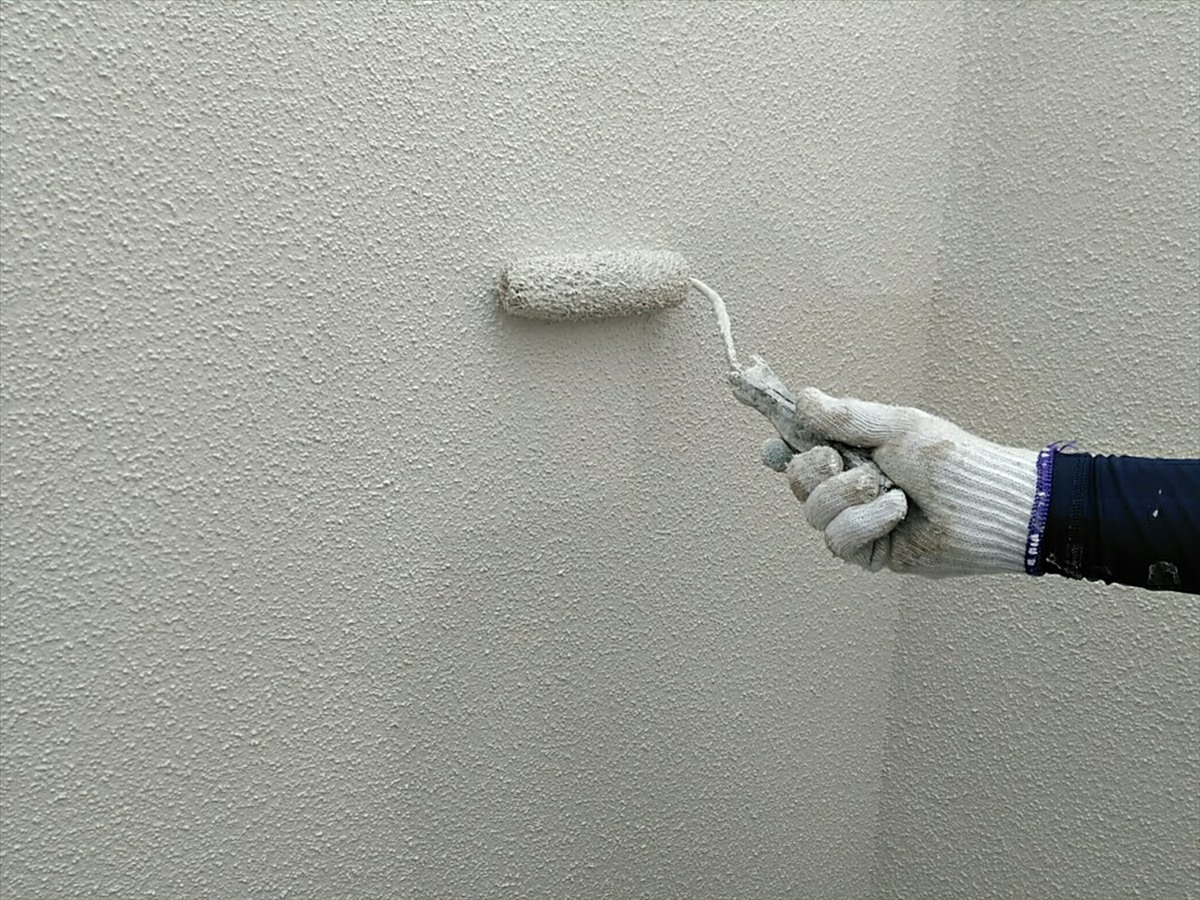 サンルーム側の壁面も上塗りして仕上げました。