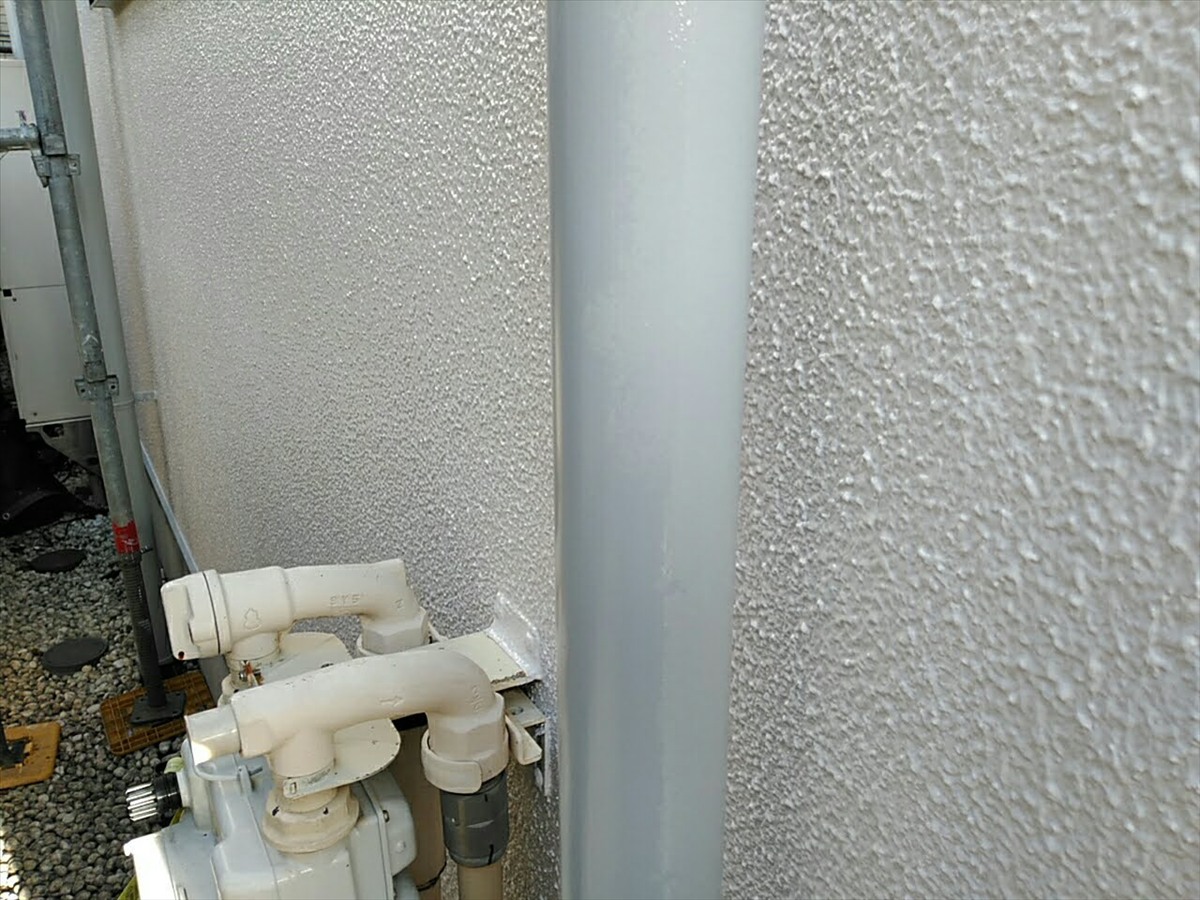 suginami-045 雨樋も塗装し、外壁と併せて外まわりを整えました。